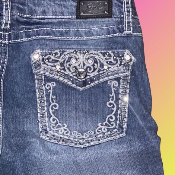 Earl Bedazzled Medium Wash Faded Capri Jeans Size 8 30” #98 - Picture 5 of 5